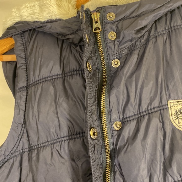 Woman’s zip up puffer vest size S/P - Picture 4 of 8